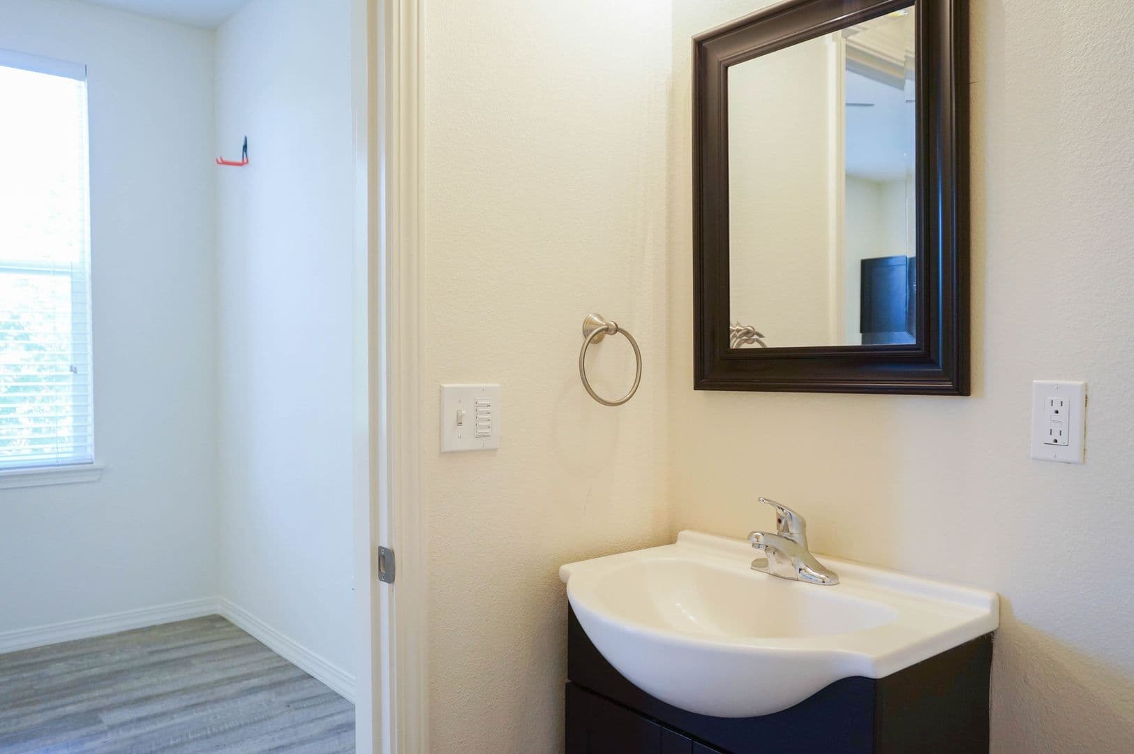 Portland Apartment: 8510 N Ivanhoe St