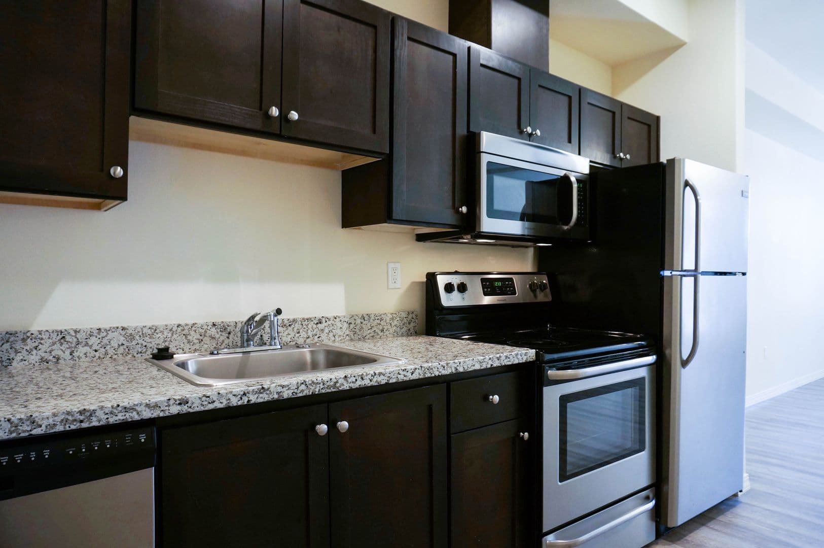 Portland Apartment: 8510 N Ivanhoe St