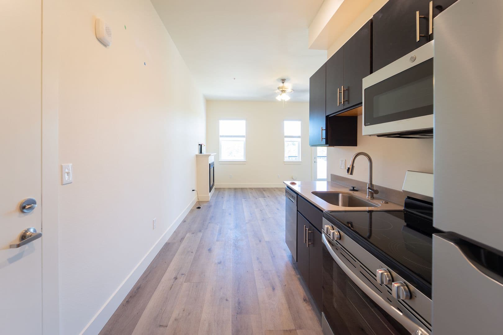 Portland Apartment: 7980-7990 SW Capitol Hill Rd