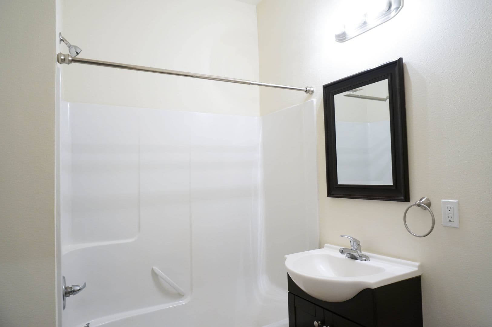Portland Apartment: 8510 N Ivanhoe St