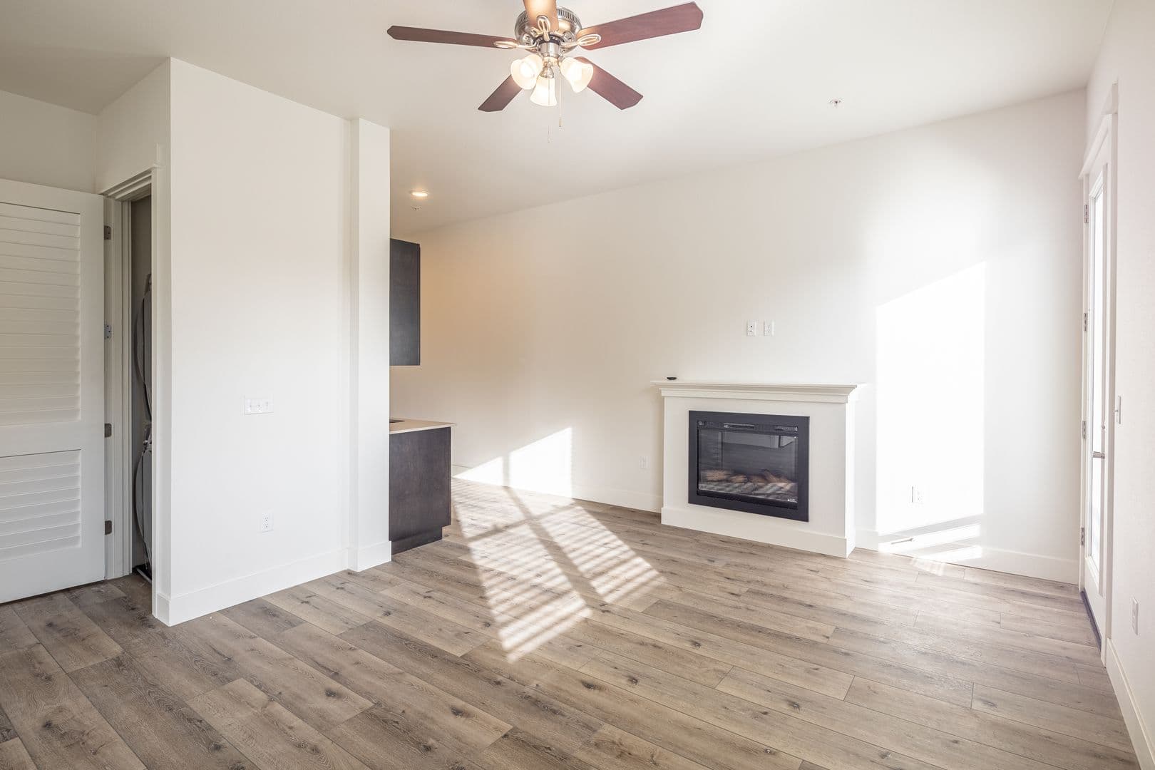 Vancouver Apartment: 1660 D St.