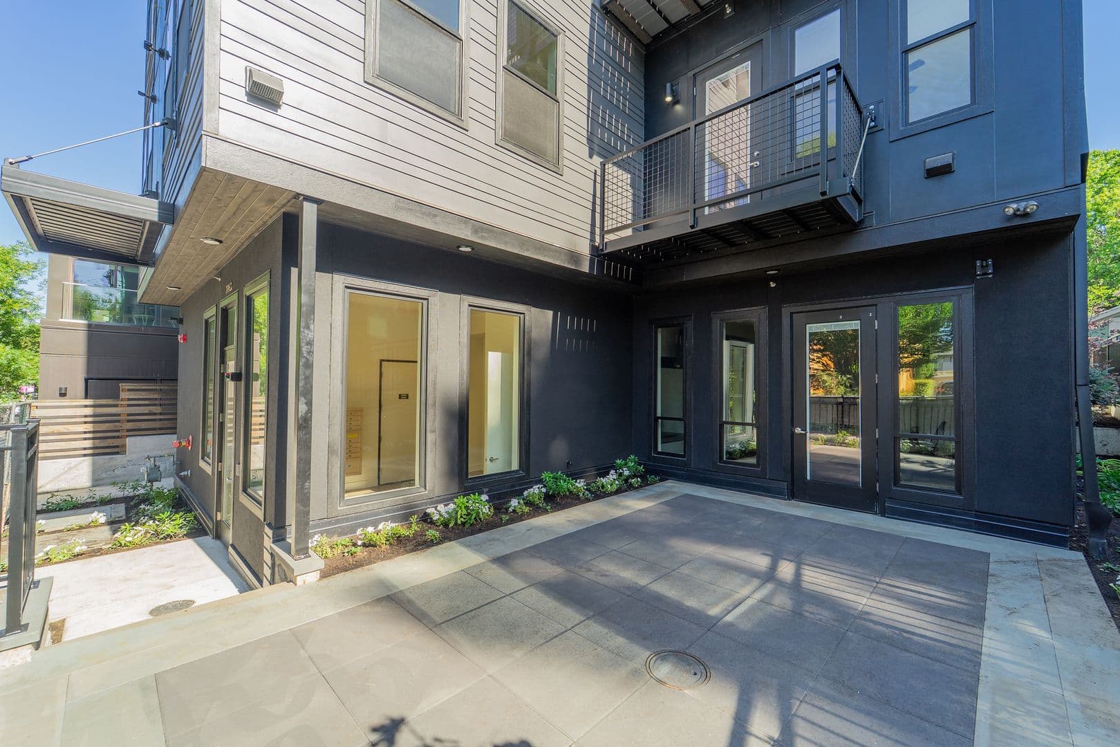Portland Apartment: 2260 NW Pettygrove St.