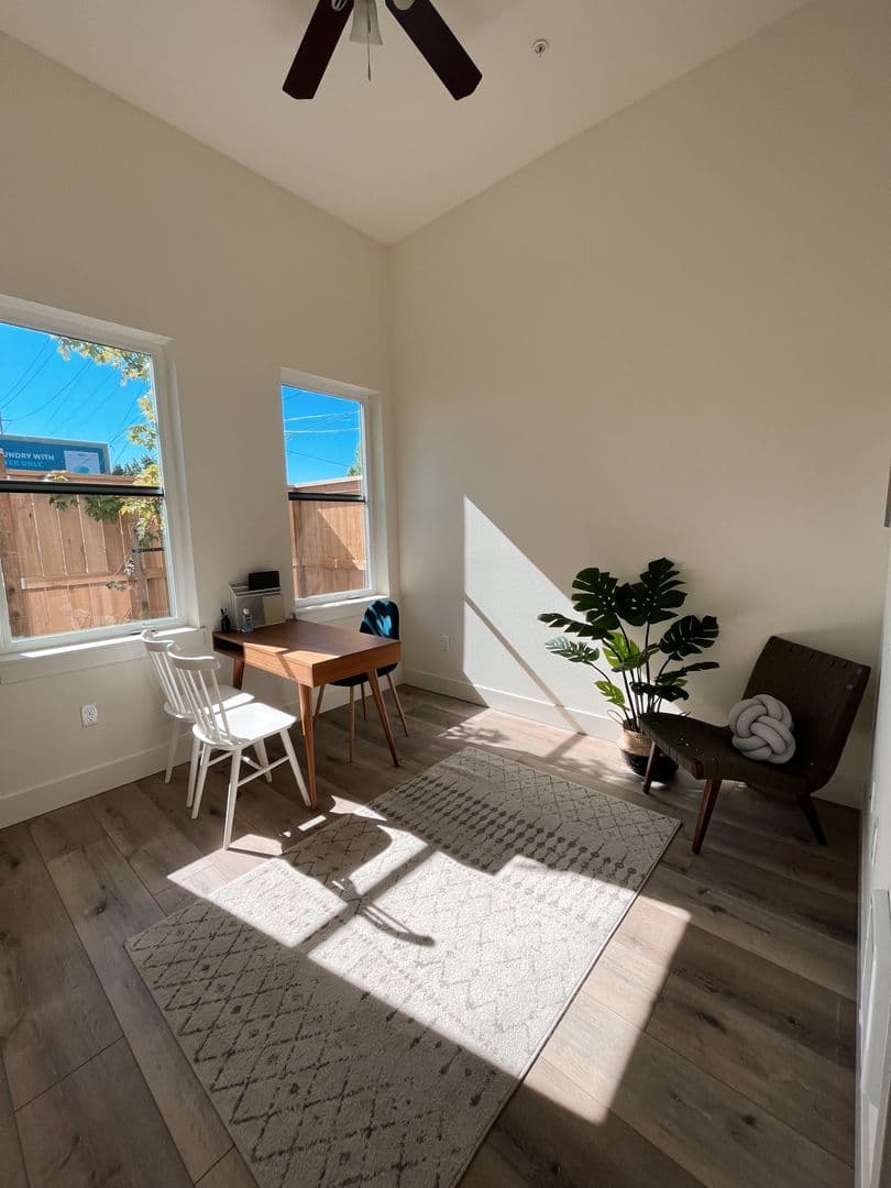 Portland Apartment: 5980-5960 E Burnside St.