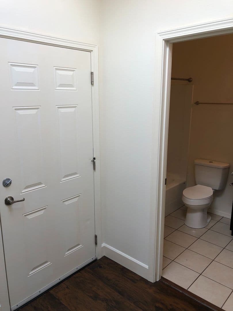 Portland Apartment: 1100 & 1120 SE Sherman St.