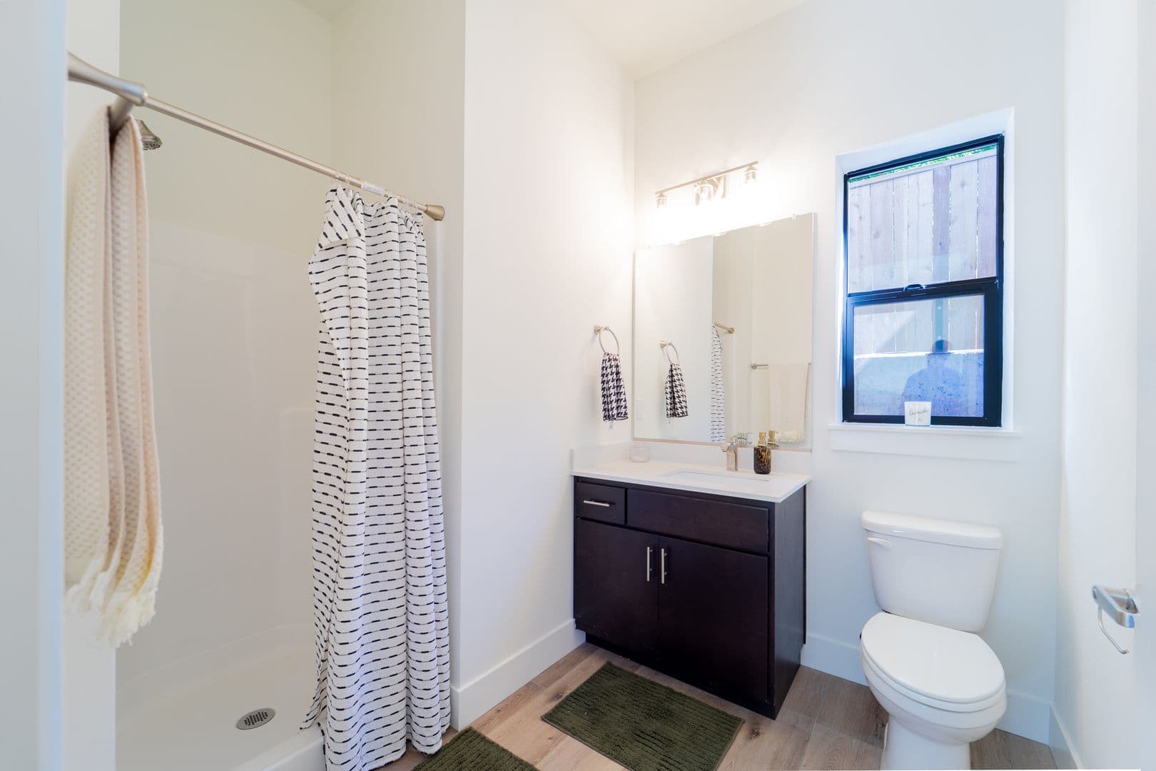 Portland Apartment: 2260 NW Pettygrove St.