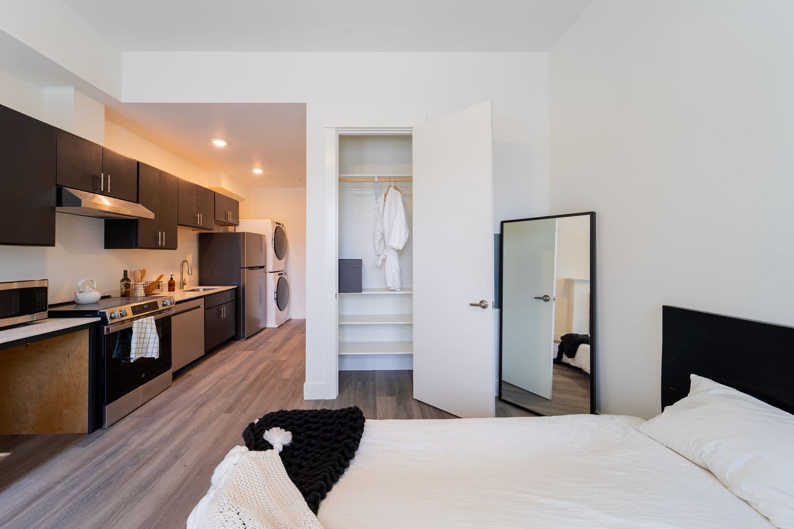 Portland Apartment: 11 SE 57th Ave