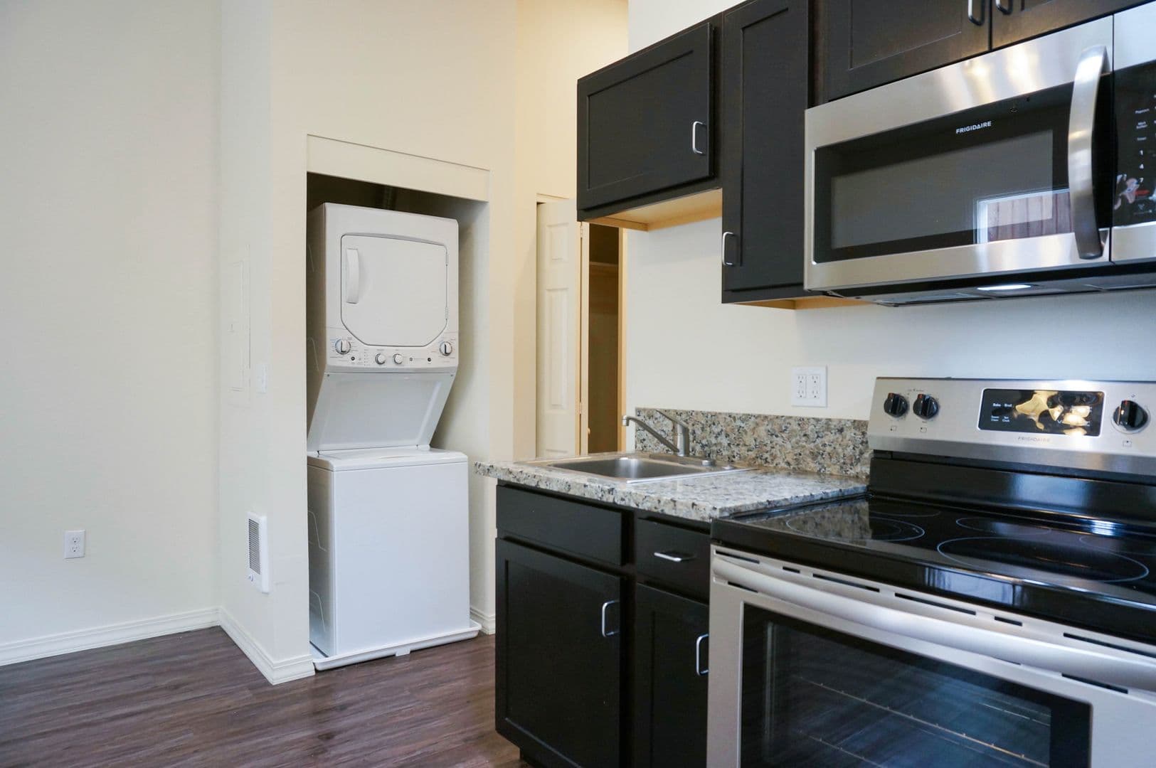 Portland Apartment: 7228 N Burlington Ave