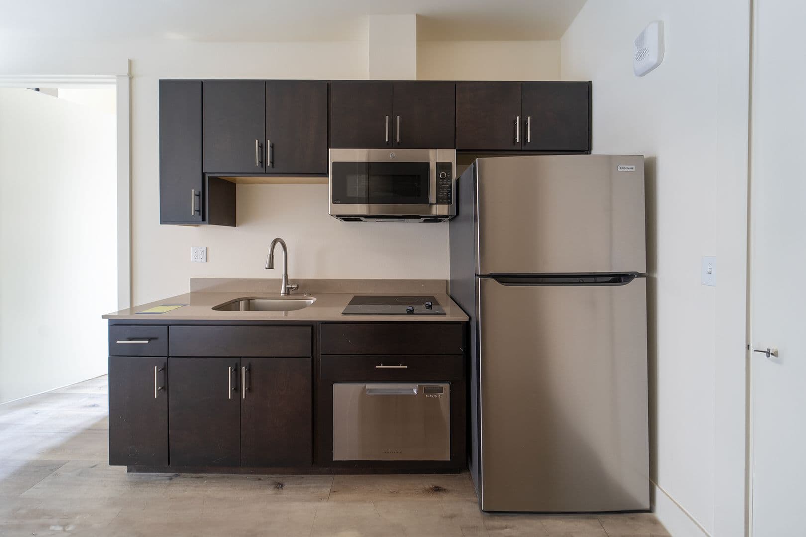 Portland Apartment: 7980-7990 SW Capitol Hill Rd