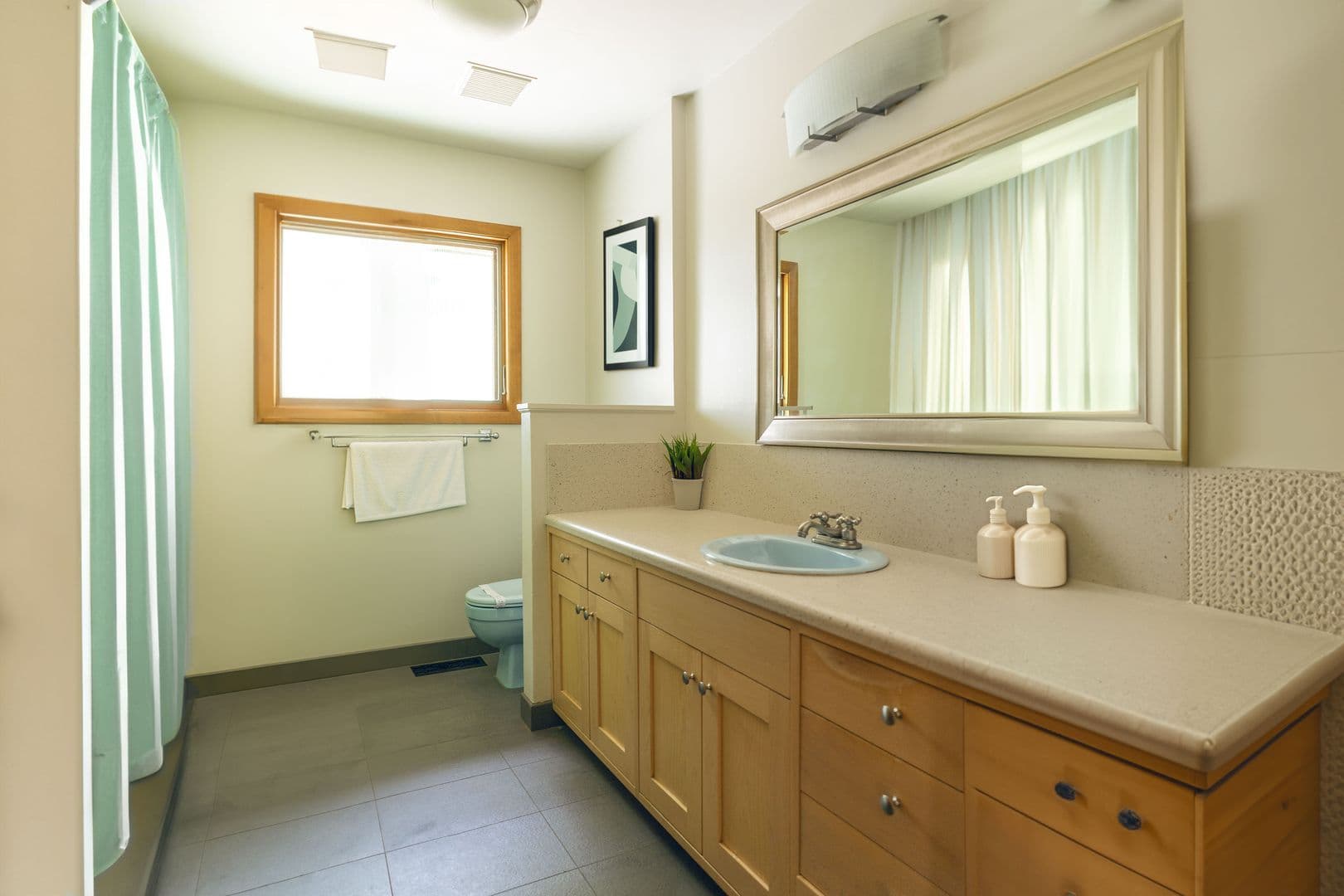Portland House: 7725 SW Miner Way