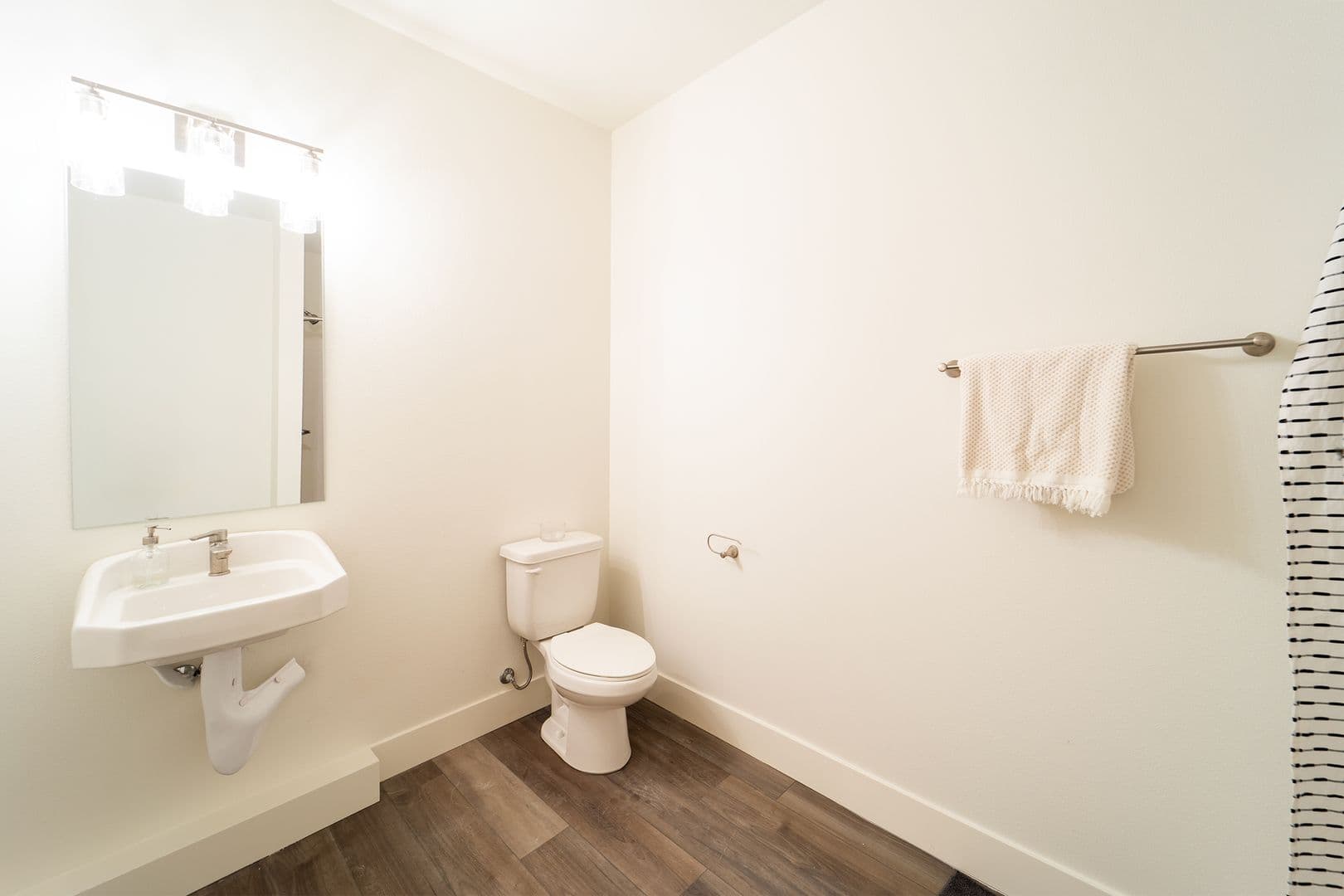 Portland Apartment: 11 SE 57th Ave