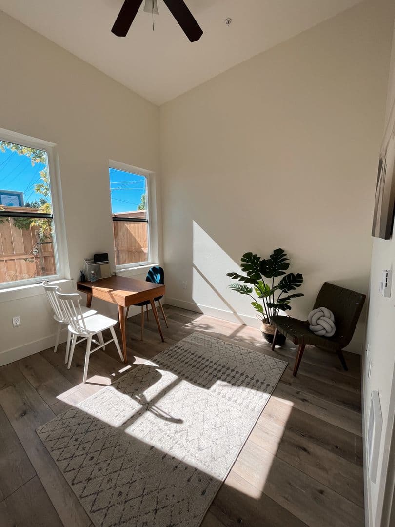 Portland Apartment: 5980-5960 E Burnside St.