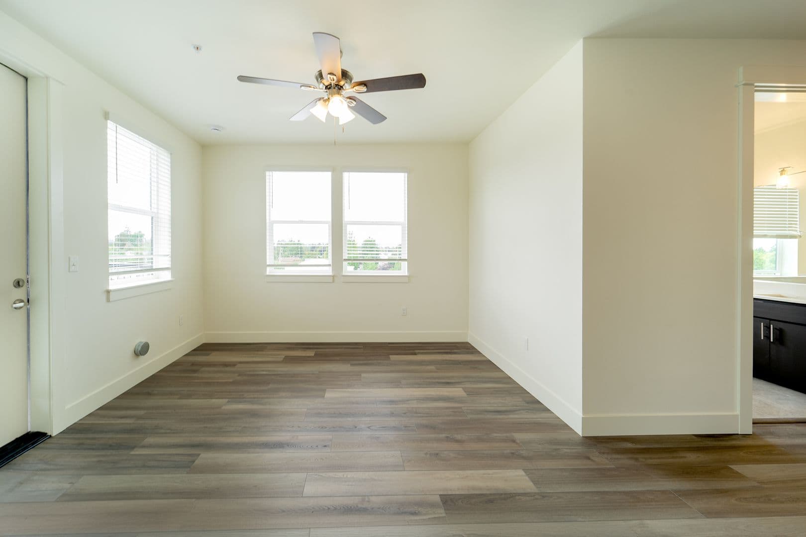 Portland Apartment: 11 SE 57th Ave