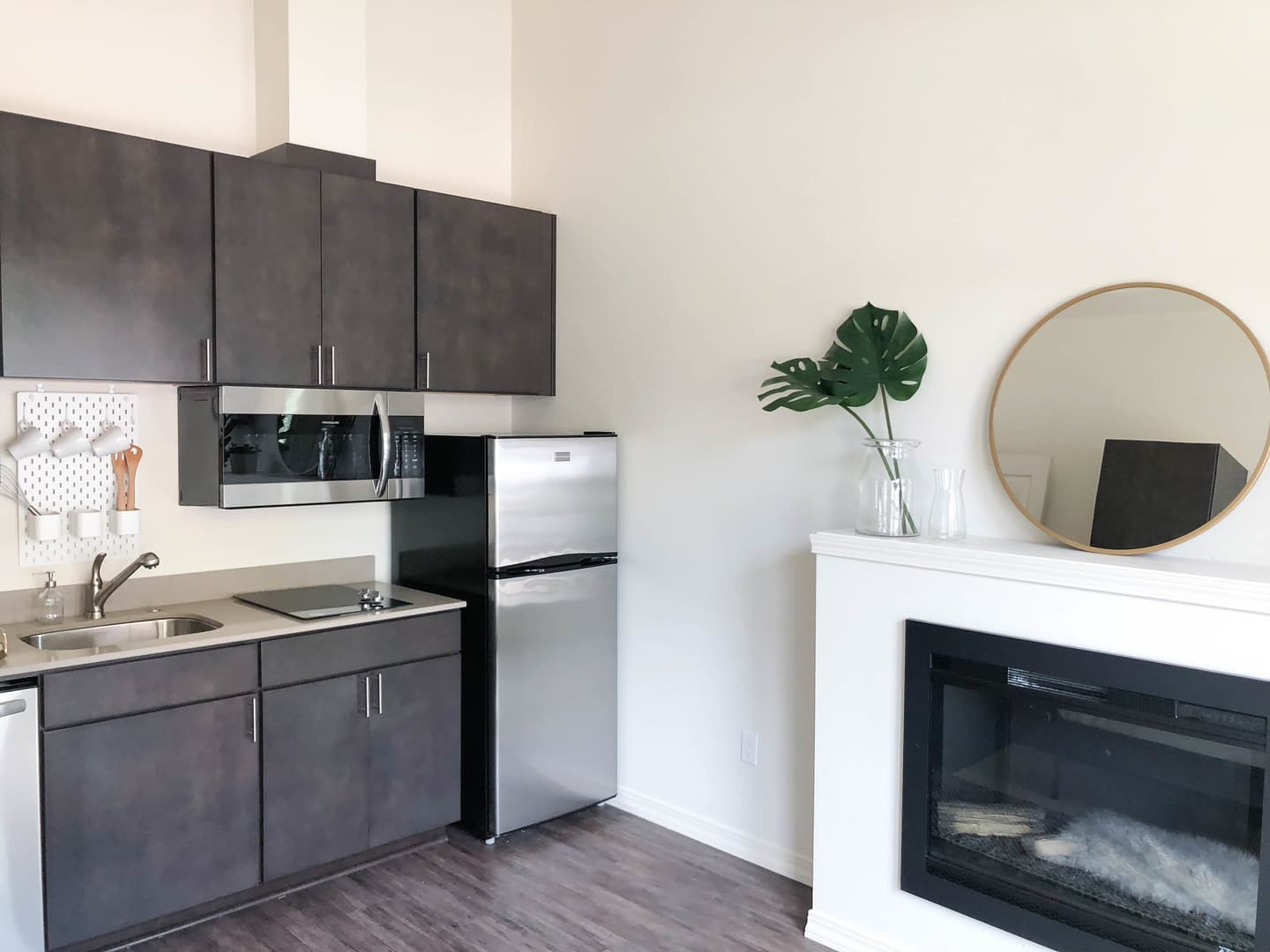Portland Apartment: 1385 NW 22nd Ave., Portland, 97210
