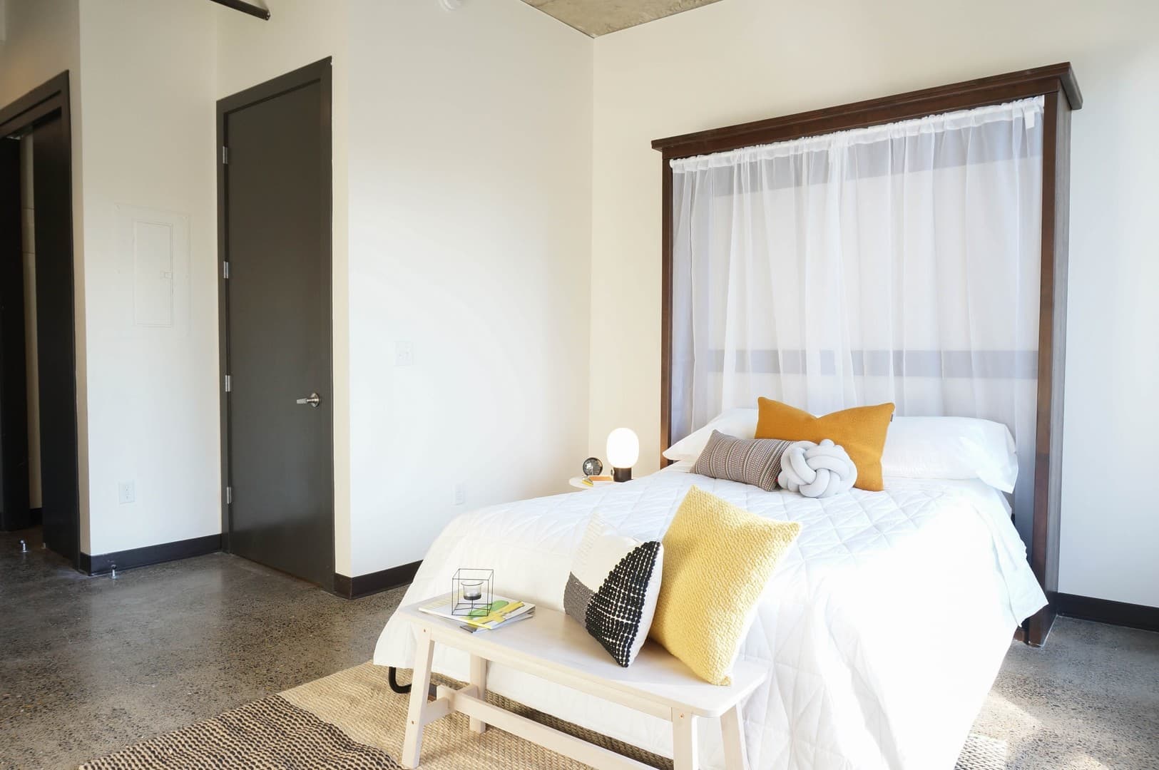 Portland Apartment: 610 NW 17th Ave