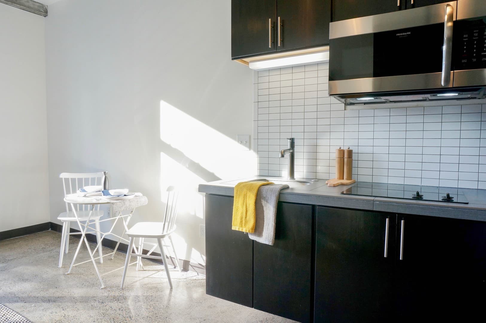 Portland Apartment: 610 NW 17th Ave