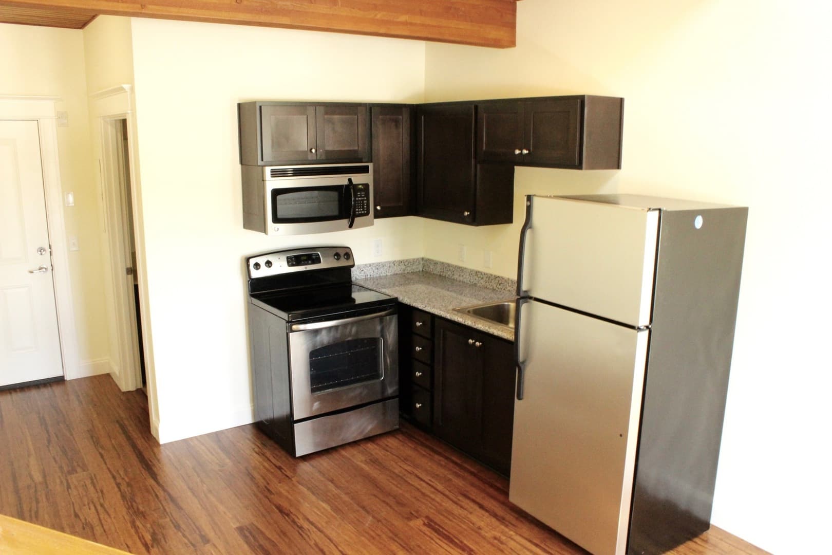 Portland Apartment: 3855 N Mississippi Avenue