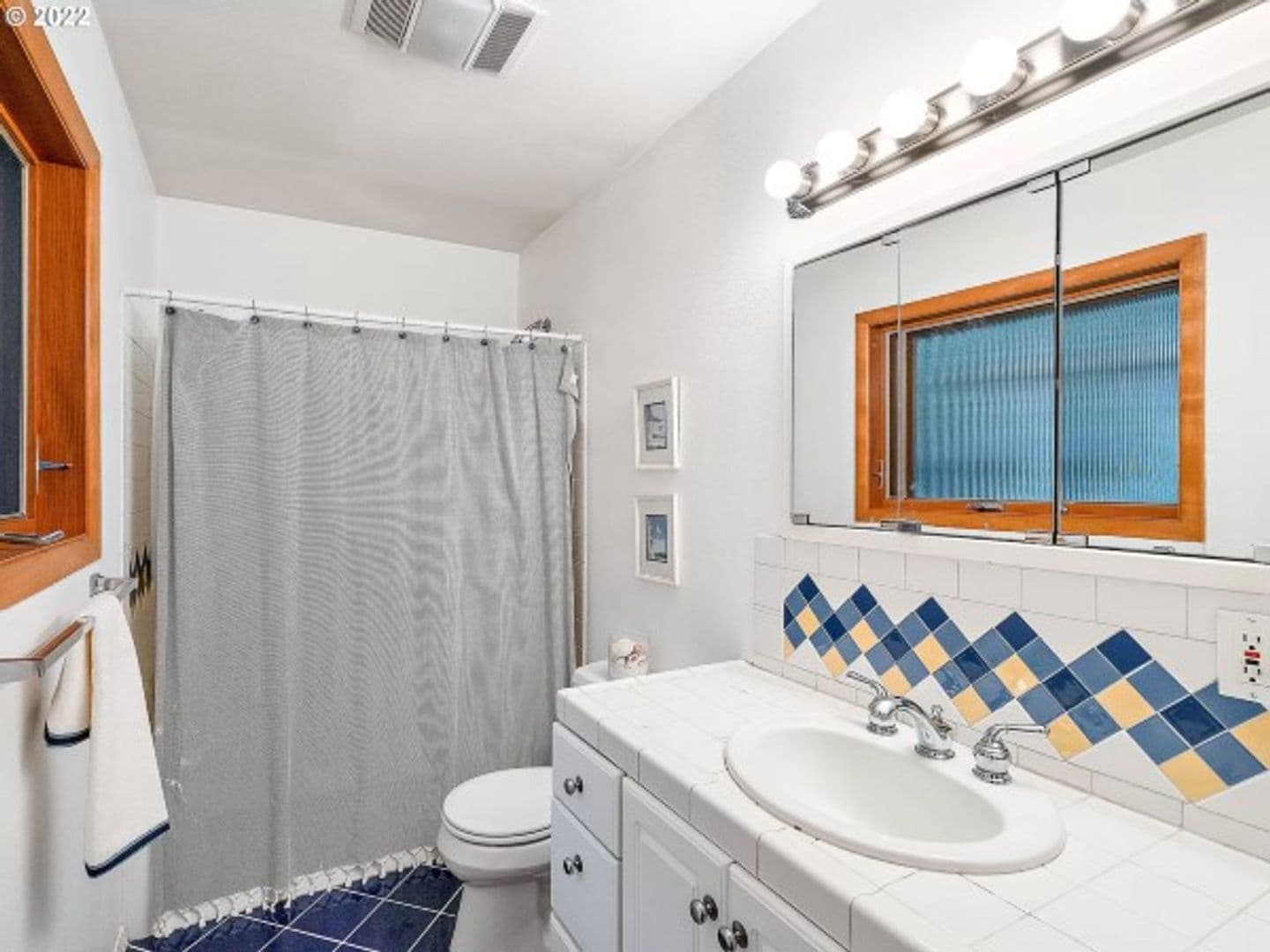 Portland House: 7725 SW Miner Way