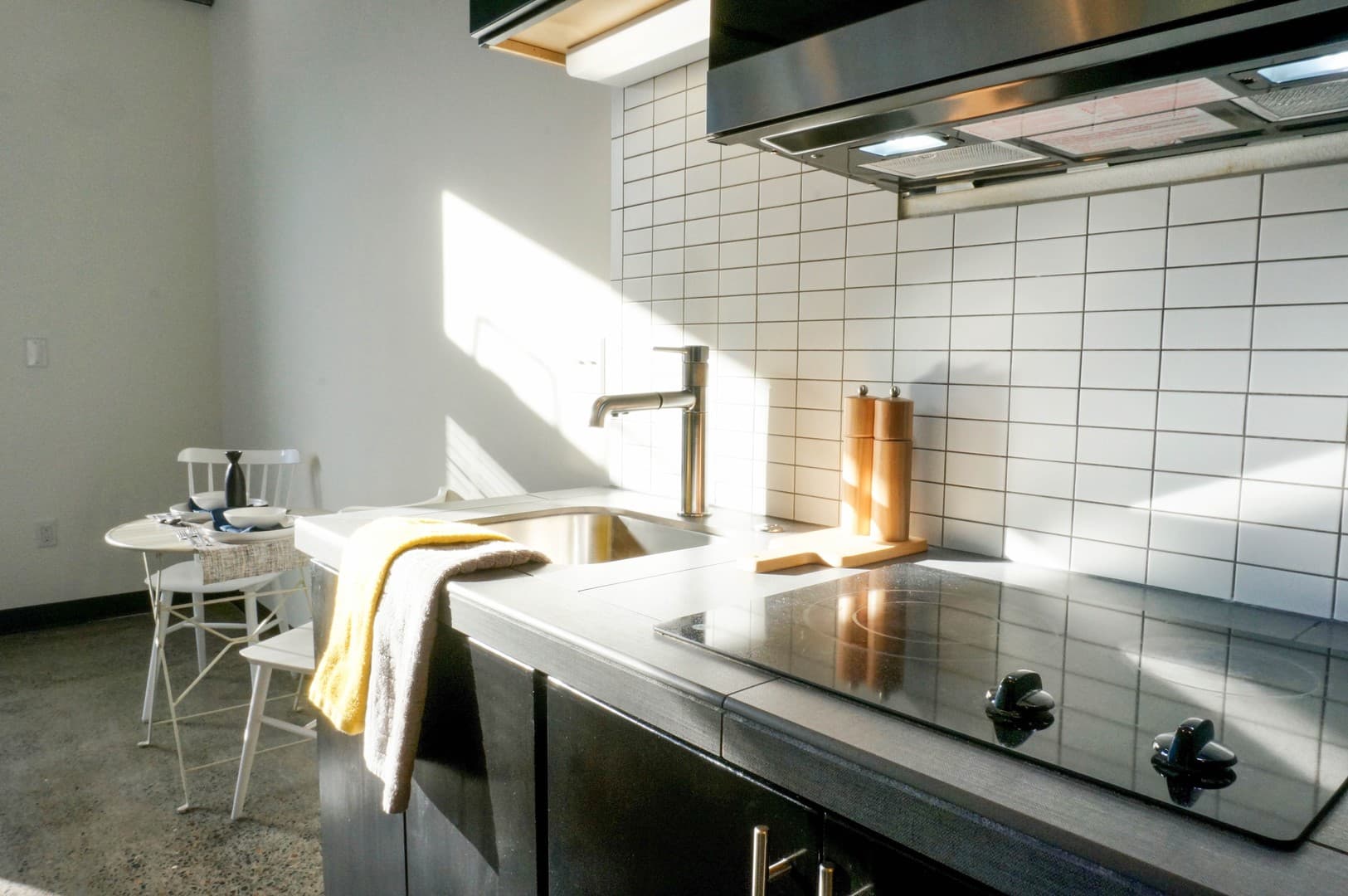 Portland Apartment: 610 NW 17th Ave
