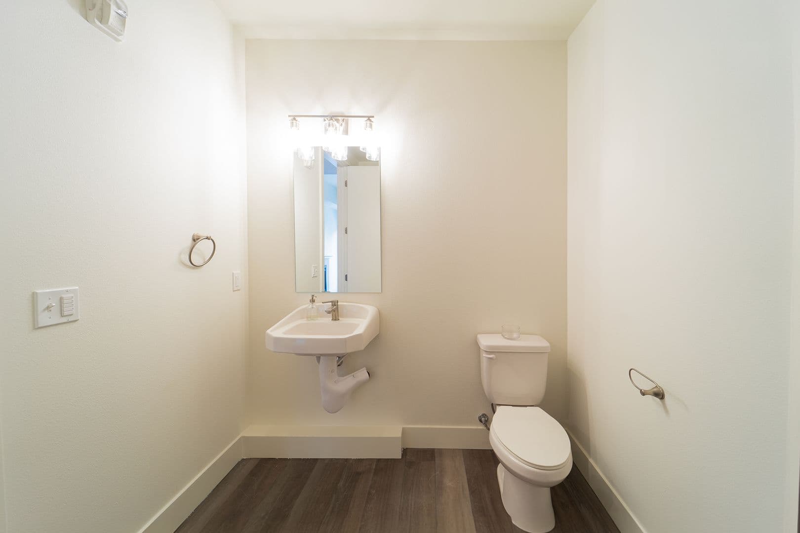 Portland Apartment: 11 SE 57th Ave