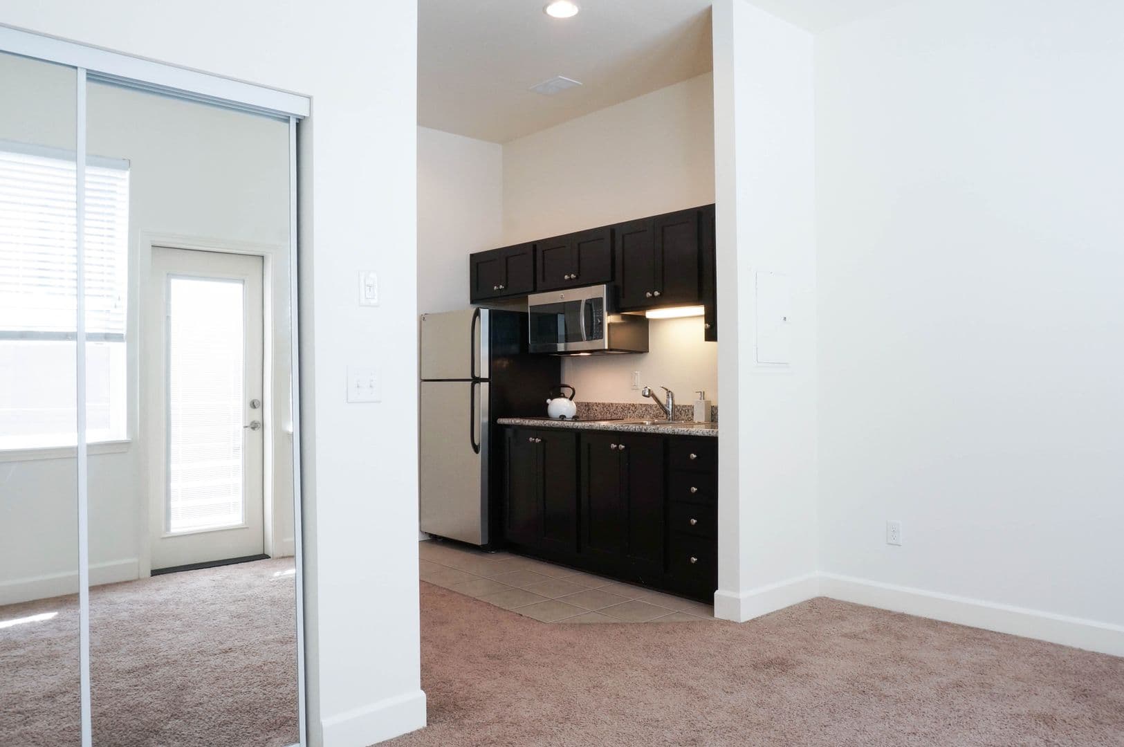 Portland Apartment: 3875 N Mississippi Ave