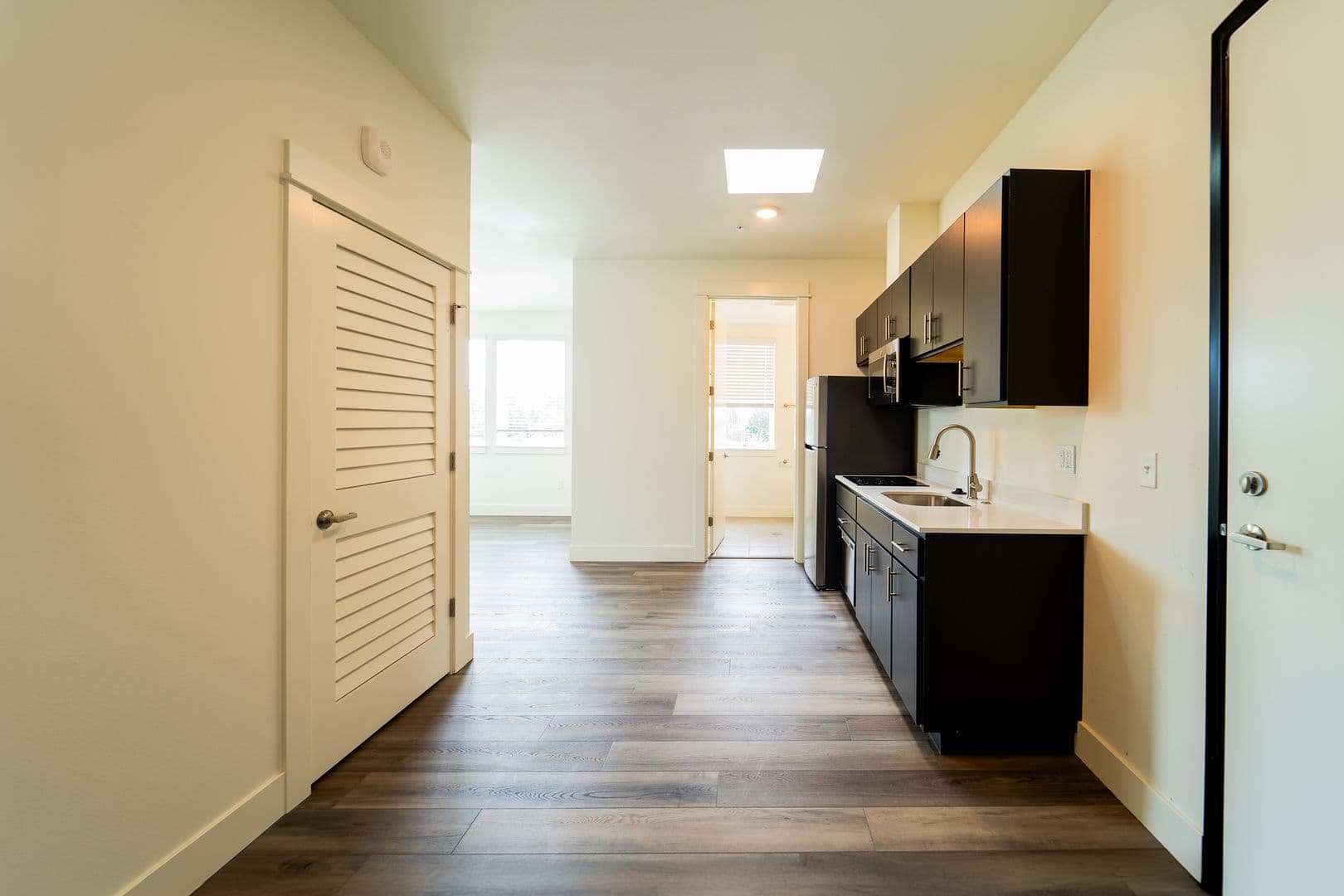 Portland Apartment: 11 SE 57th Ave