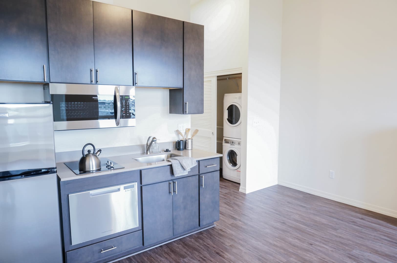Portland Apartment: 1385 NW 22nd Ave., Portland, 97210