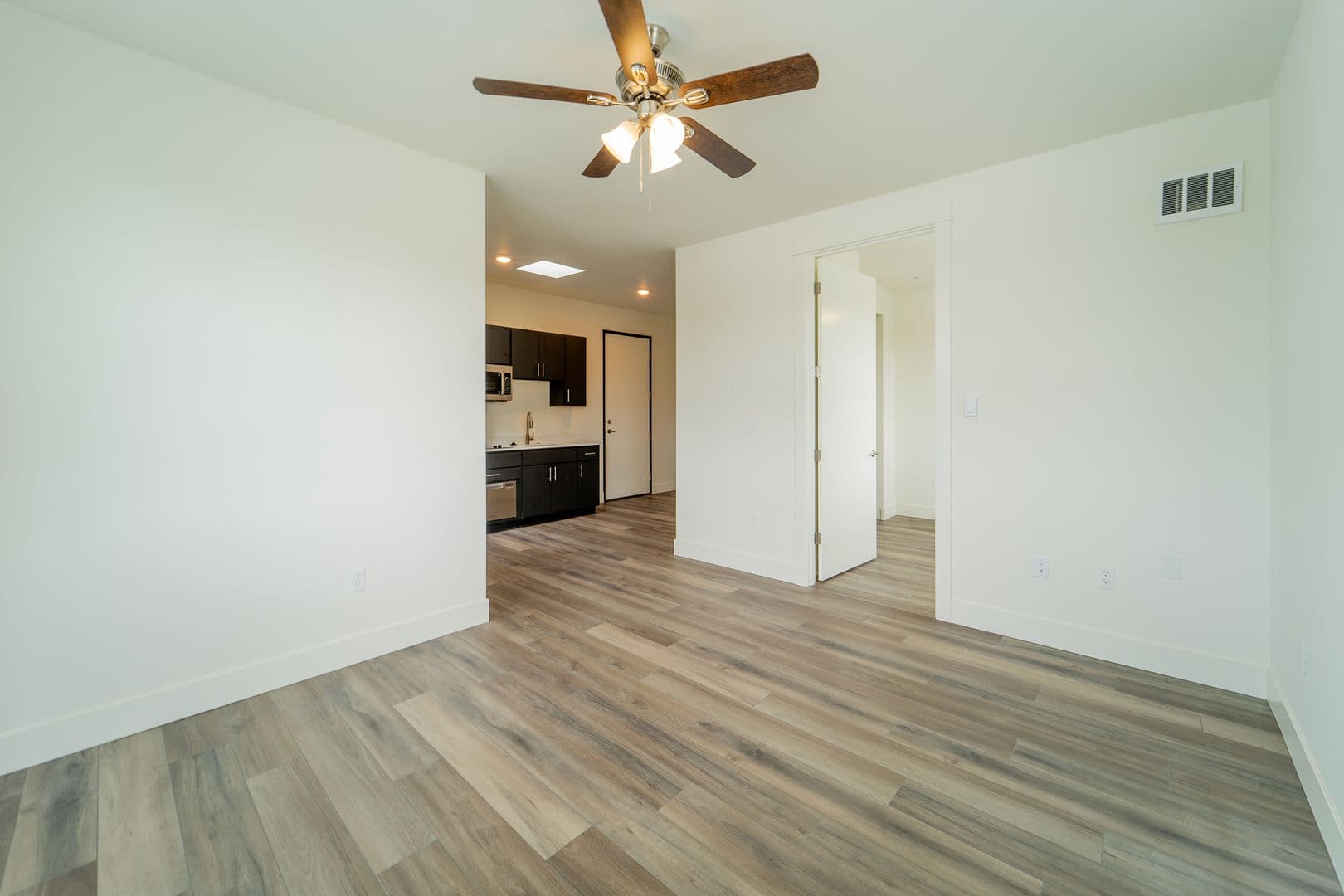 Portland Apartment: 11 SE 57th Ave