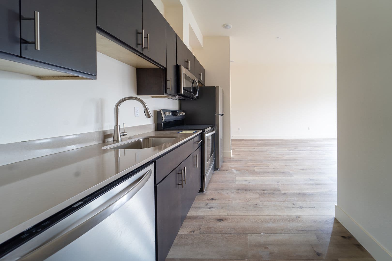 Portland Apartment: 7980-7990 SW Capitol Hill Rd