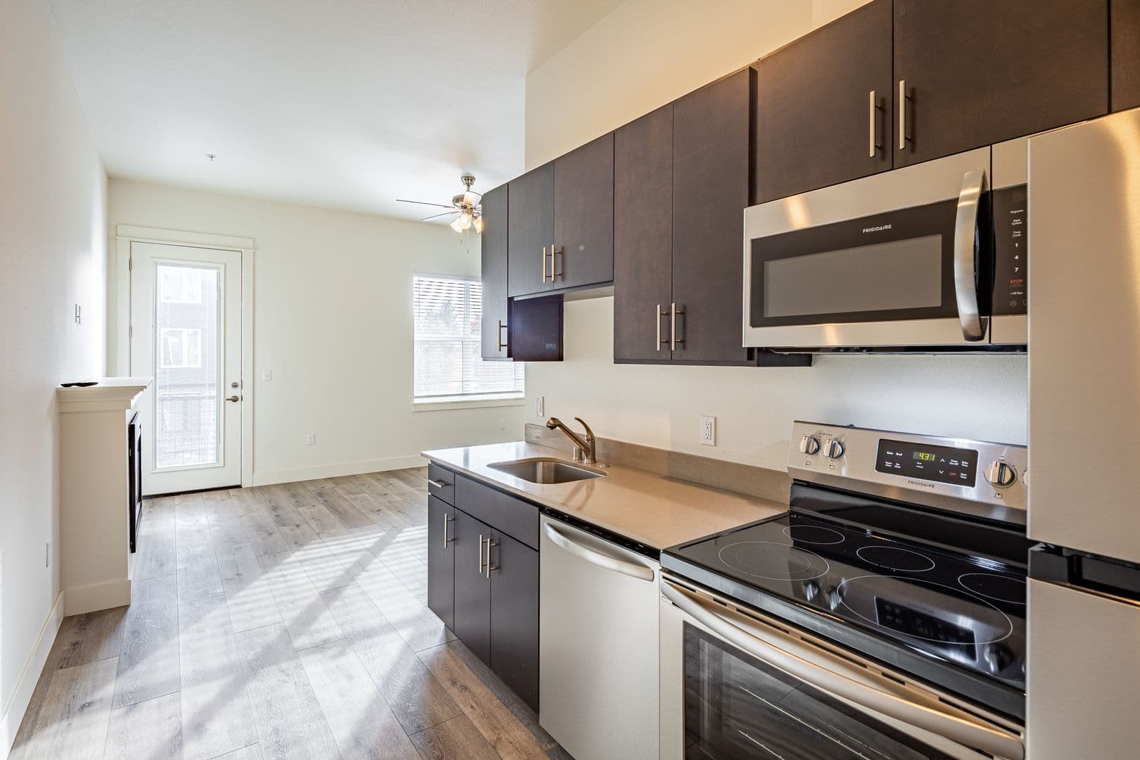 Vancouver Apartment: 1660 D St.