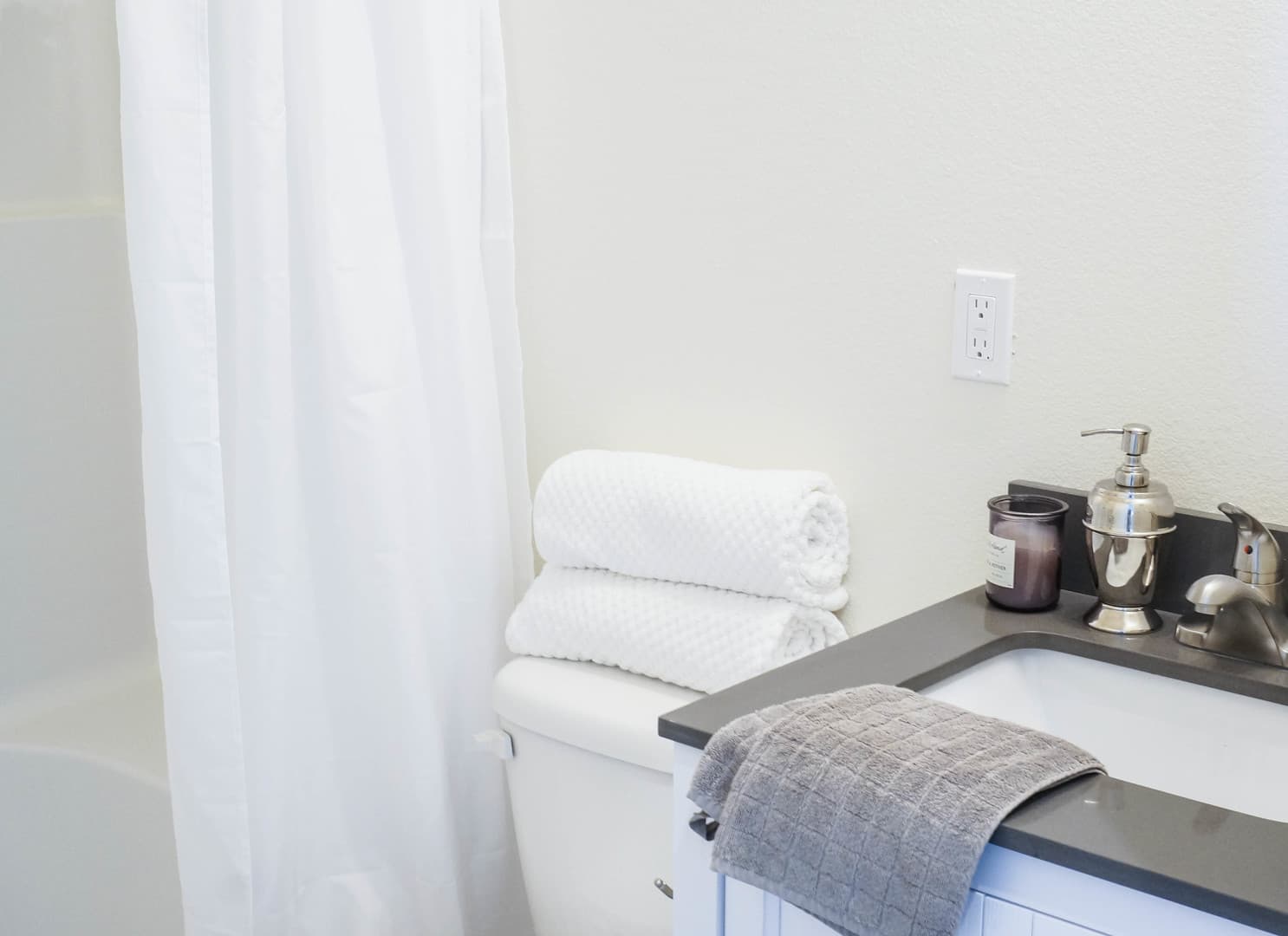 Portland Apartment: 1385 NW 22nd Ave., Portland, 97210