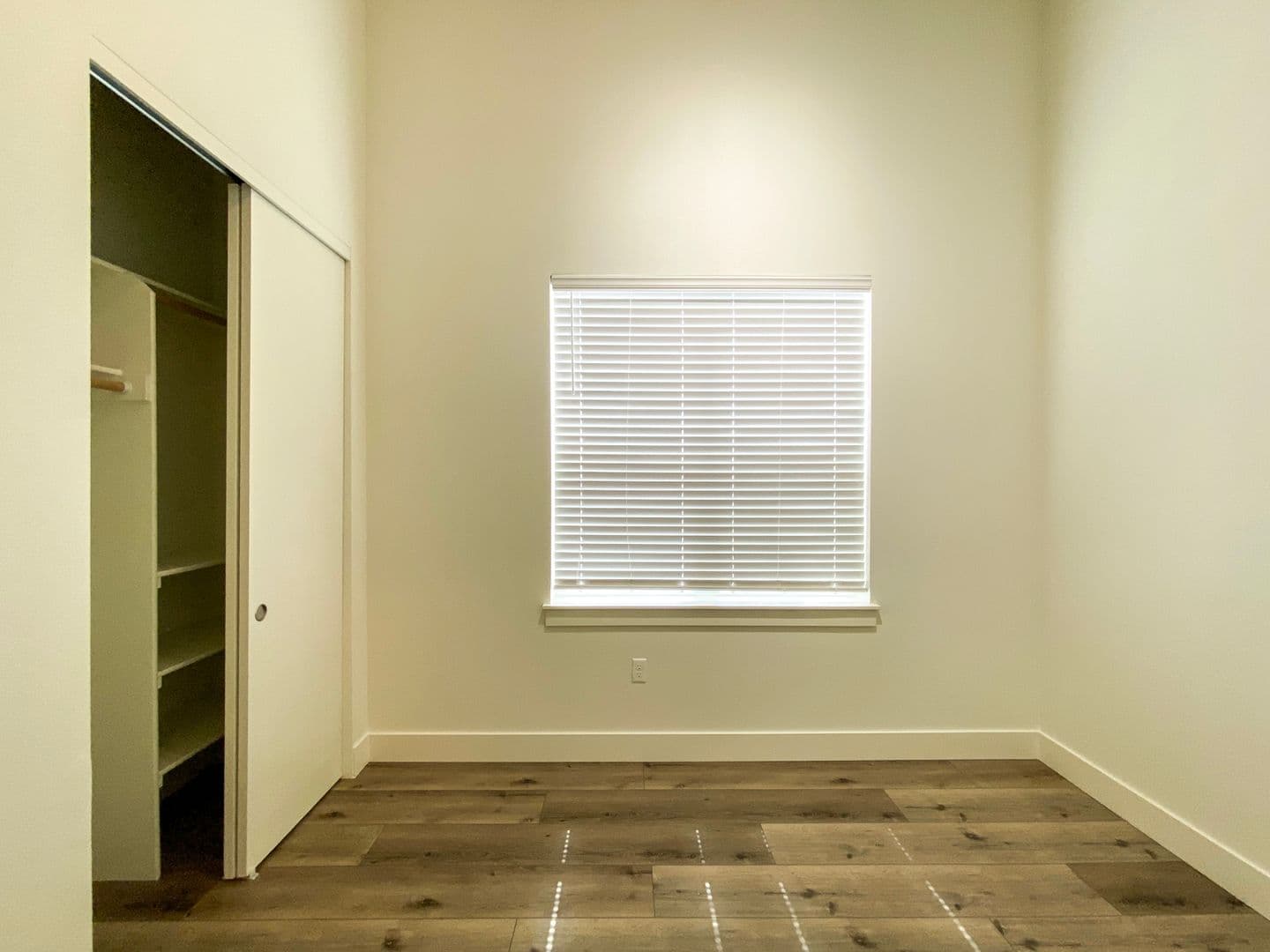 Vancouver Apartment: 1660 D St.