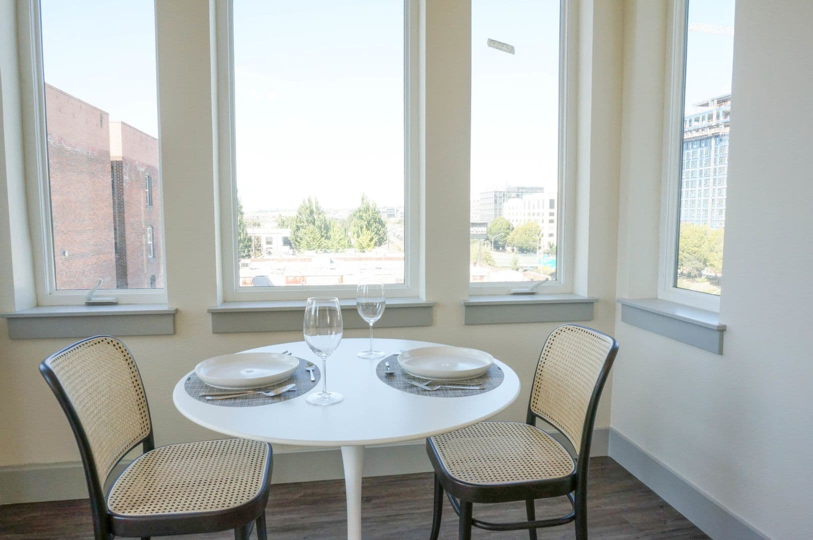 Portland Apartment: 1616 NW Everett