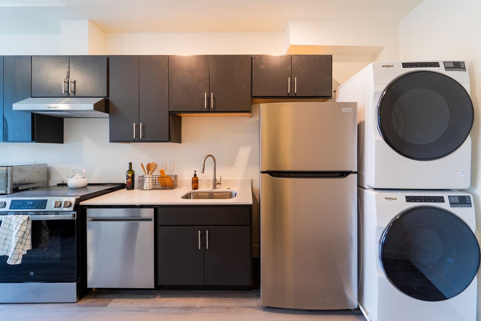 Portland Apartment: 11 SE 57th Ave