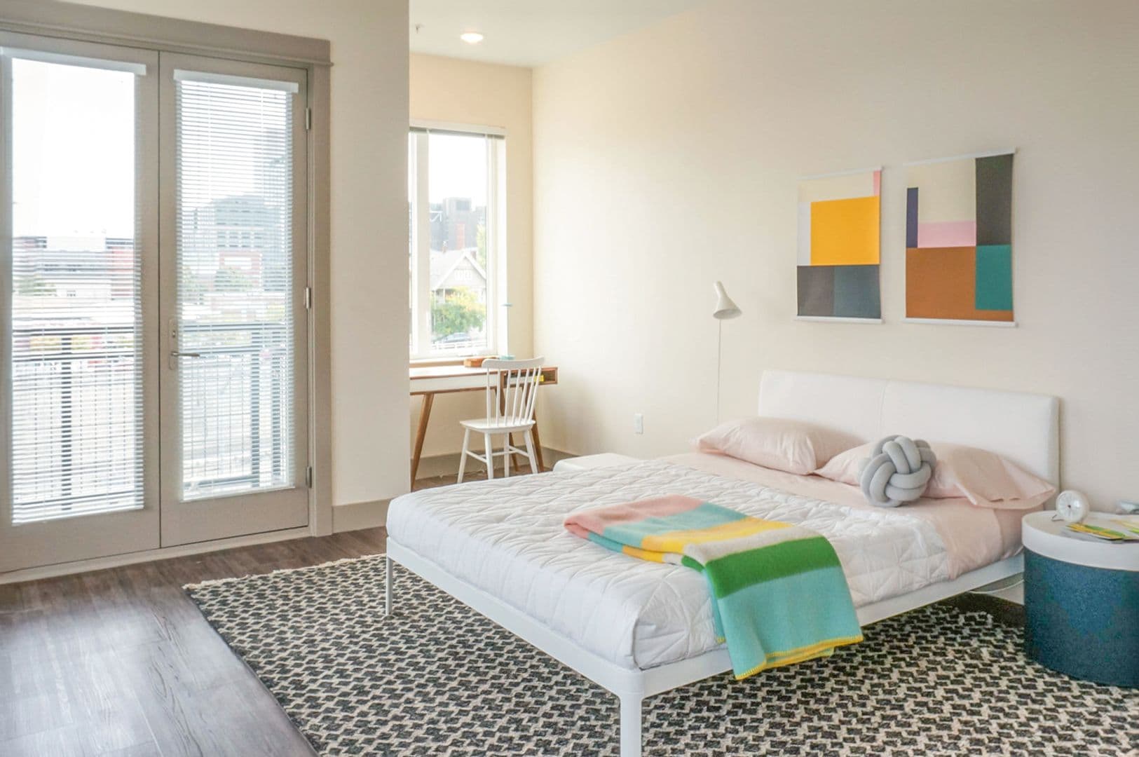 Portland Apartment: 1616 NW Everett