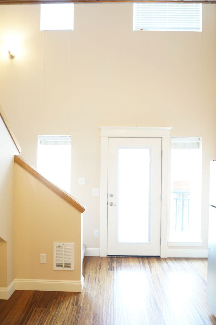 Portland Apartment: 3855 N Mississippi Avenue