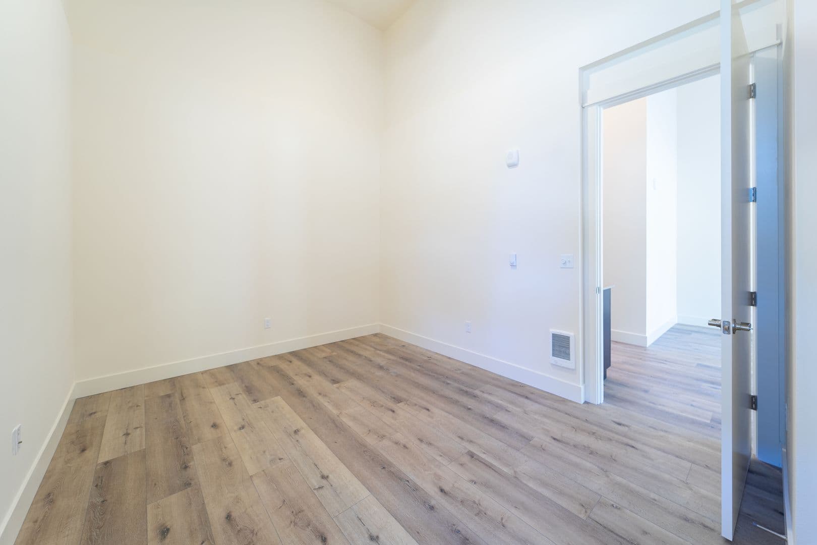 Portland Apartment: 7980-7990 SW Capitol Hill Rd