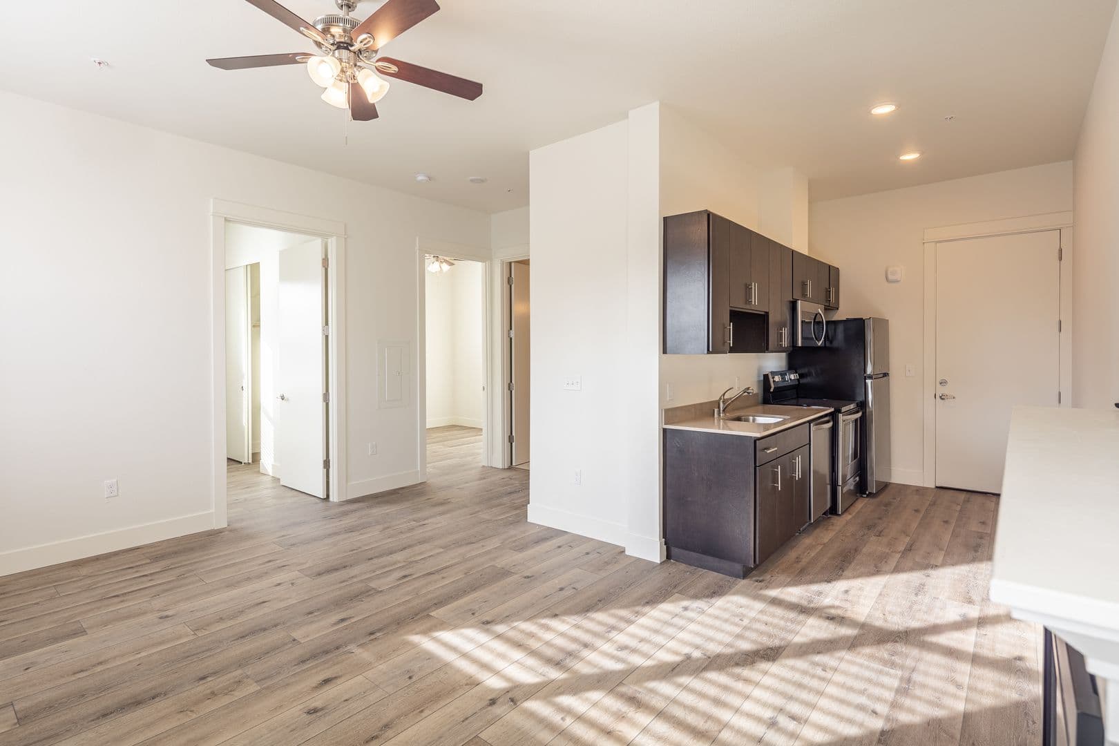 Vancouver Apartment: 1660 D St.