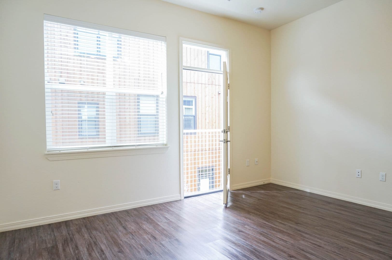 Portland Apartment: 7228 N Burlington Ave