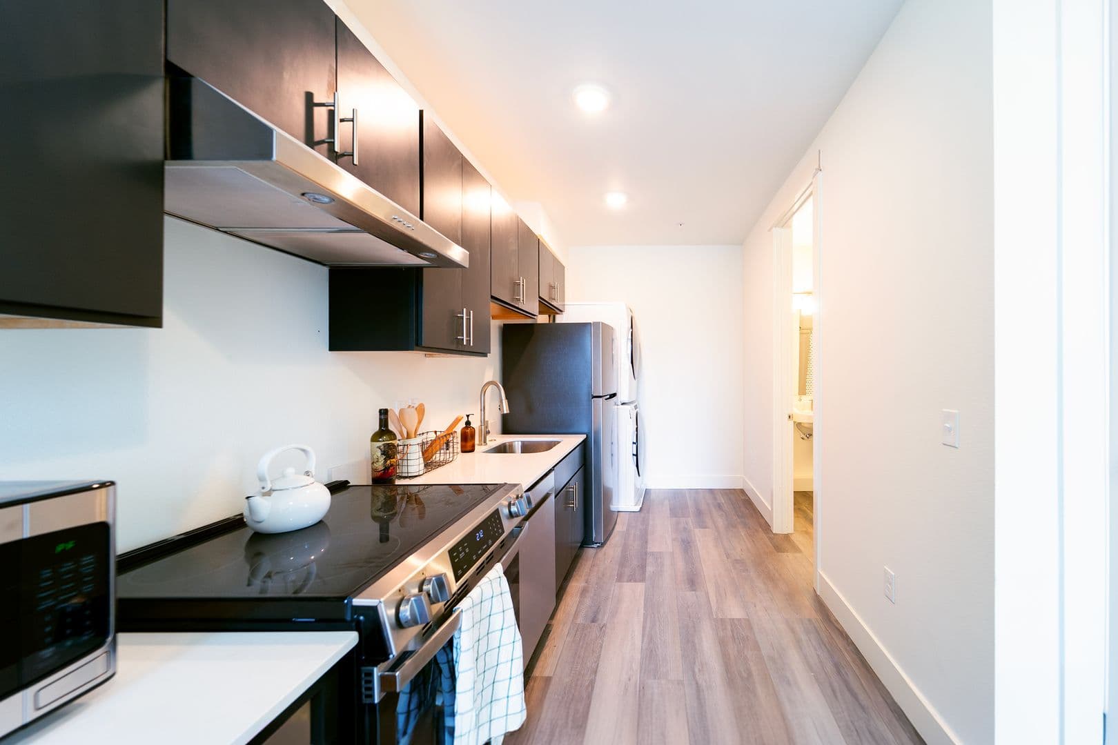 Portland Apartment: 11 SE 57th Ave
