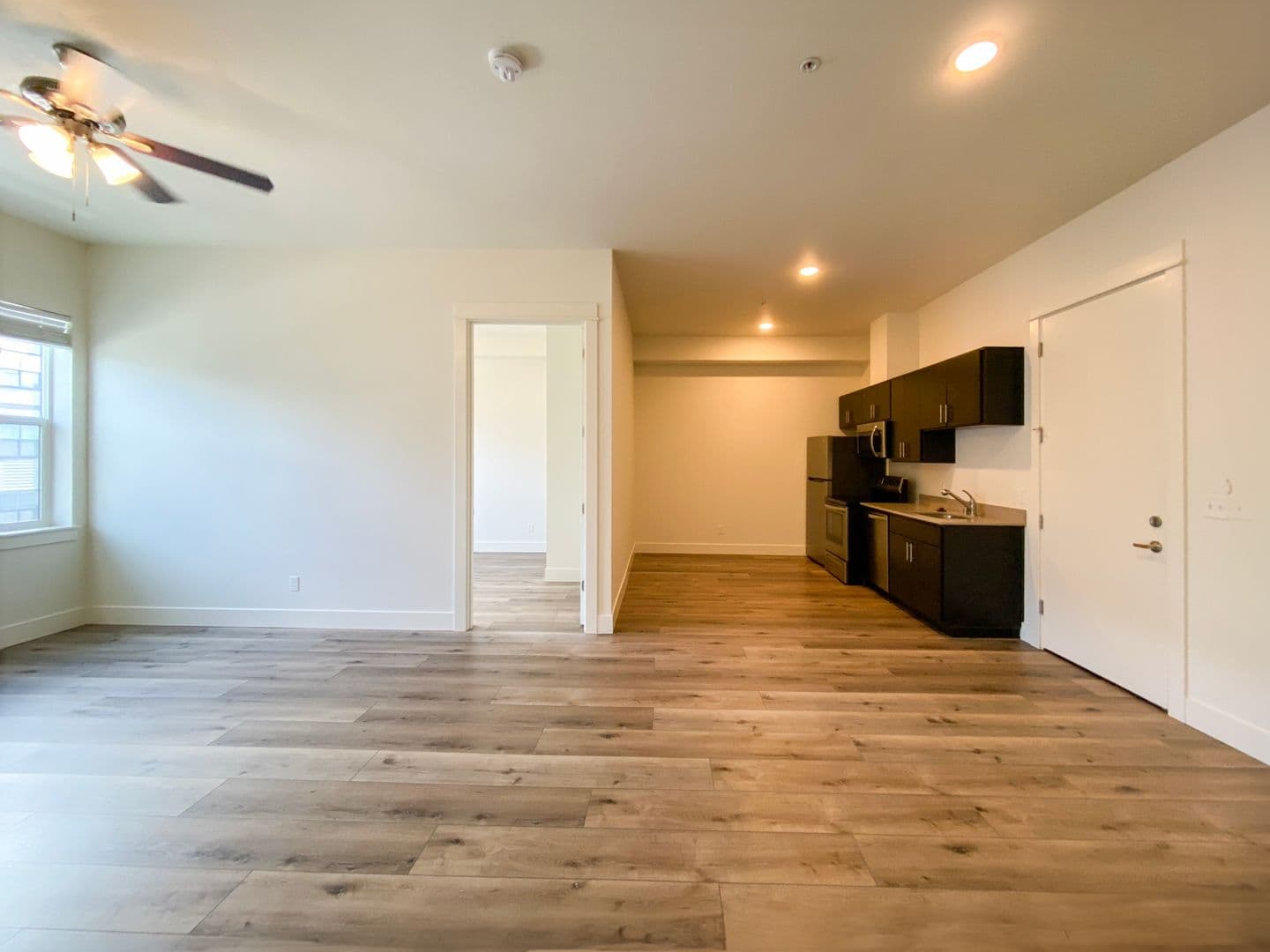 Vancouver Apartment: 1660 D St.
