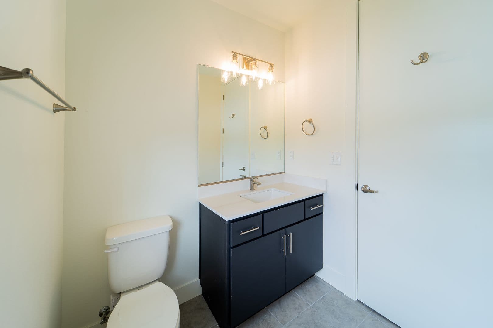 Portland Apartment: 11 SE 57th Ave