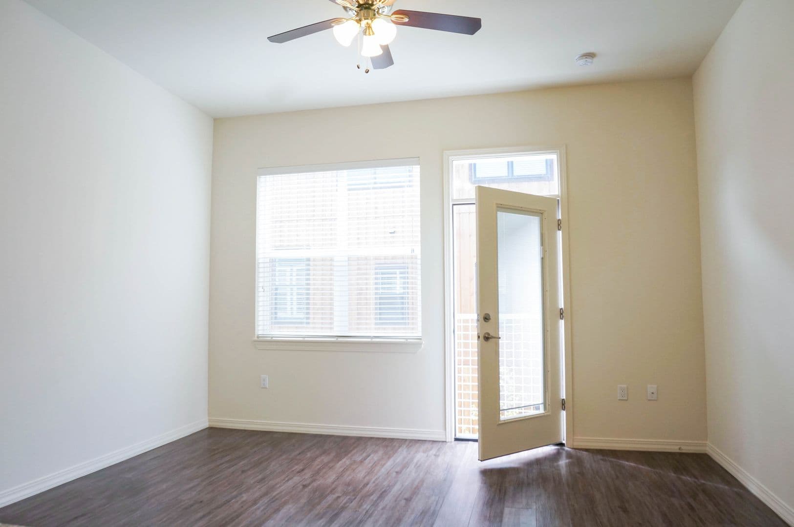 Portland Apartment: 7228 N Burlington Ave
