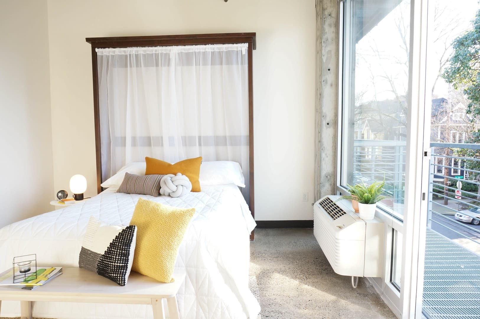 Portland Apartment: 610 NW 17th Ave