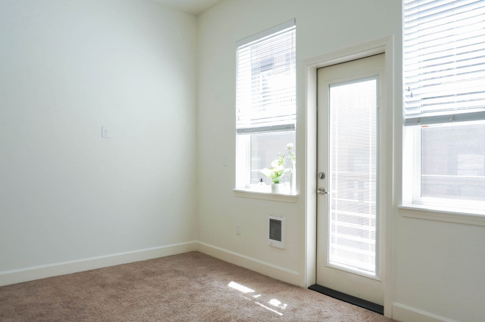 Portland Apartment: 3875 N Mississippi Ave