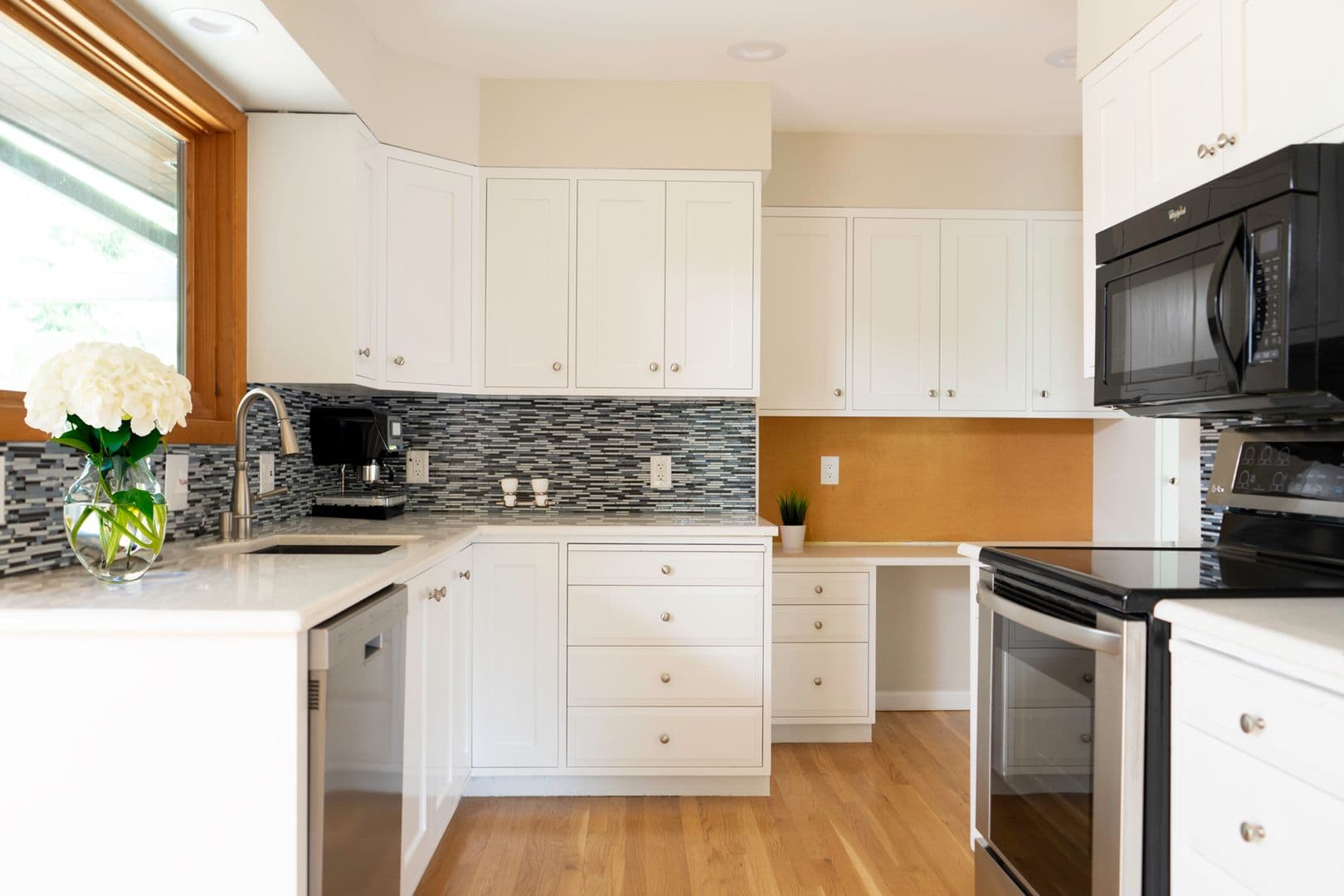 Portland House: 7725 SW Miner Way