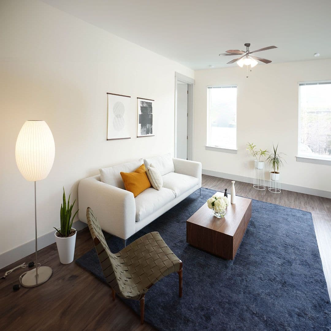 Portland Apartment: 1616 NW Everett