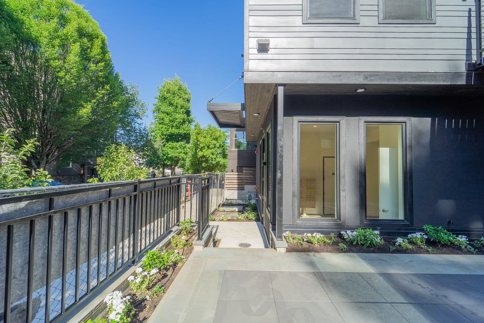 Portland Apartment: 2260 NW Pettygrove St.