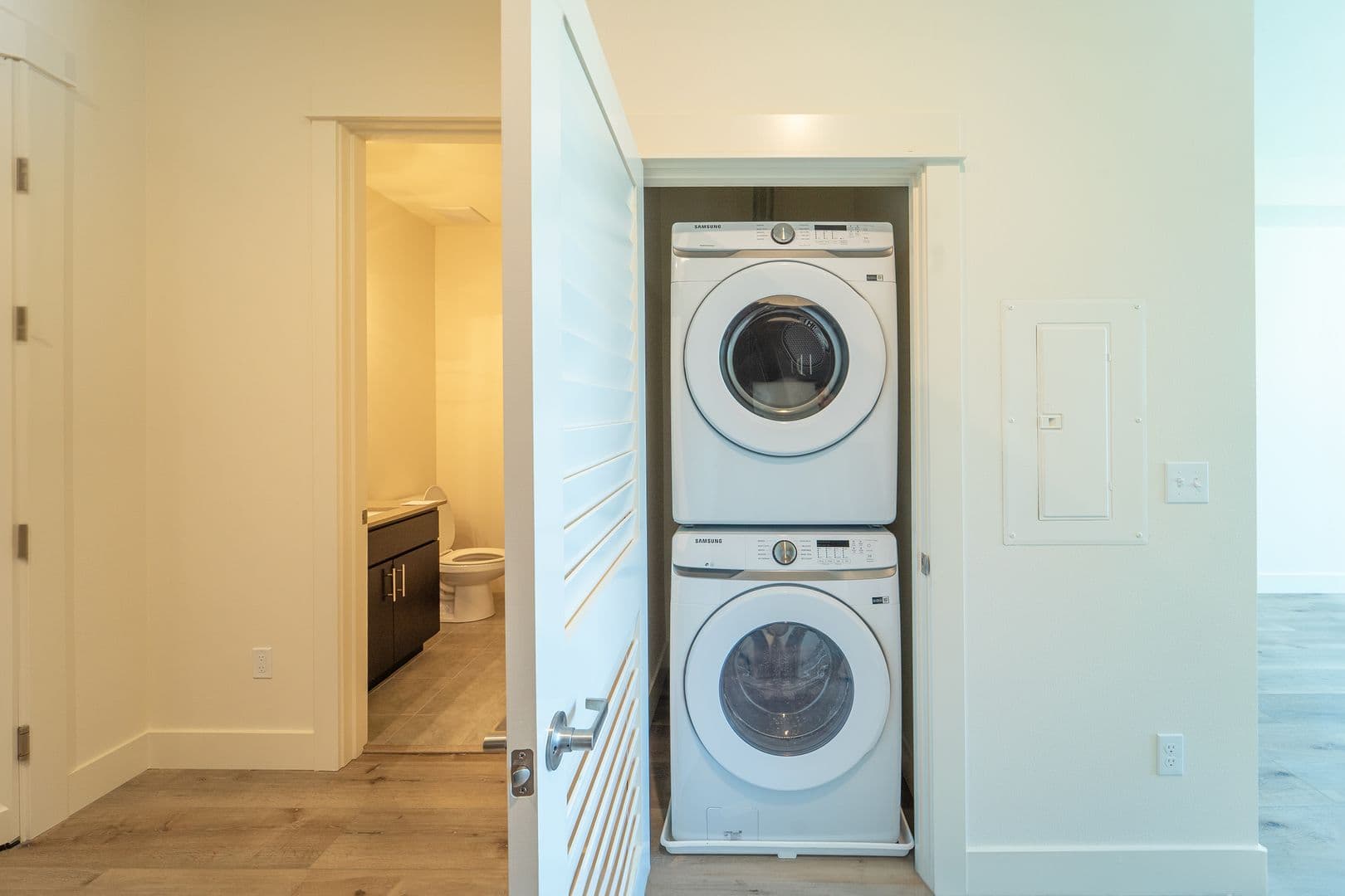 Portland Apartment: 7980-7990 SW Capitol Hill Rd