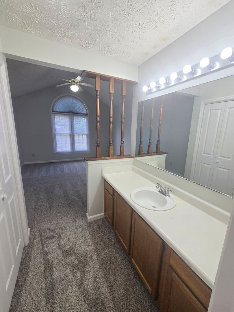 Fayetteville House: 647 Daharan Dr