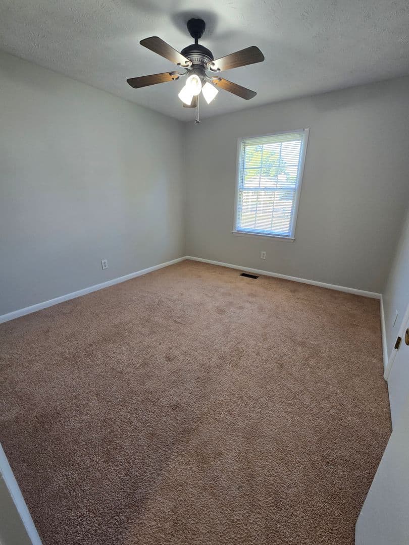 Fayetteville House: 1105 Quailwood Dr